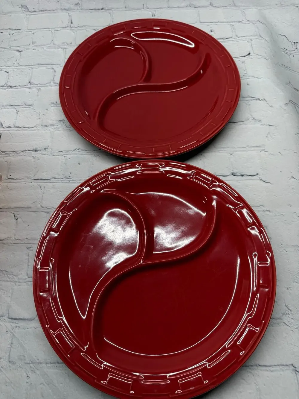 Longaberger Pottery Woven Traditions Red Tomato Divided Dinner Plate 10